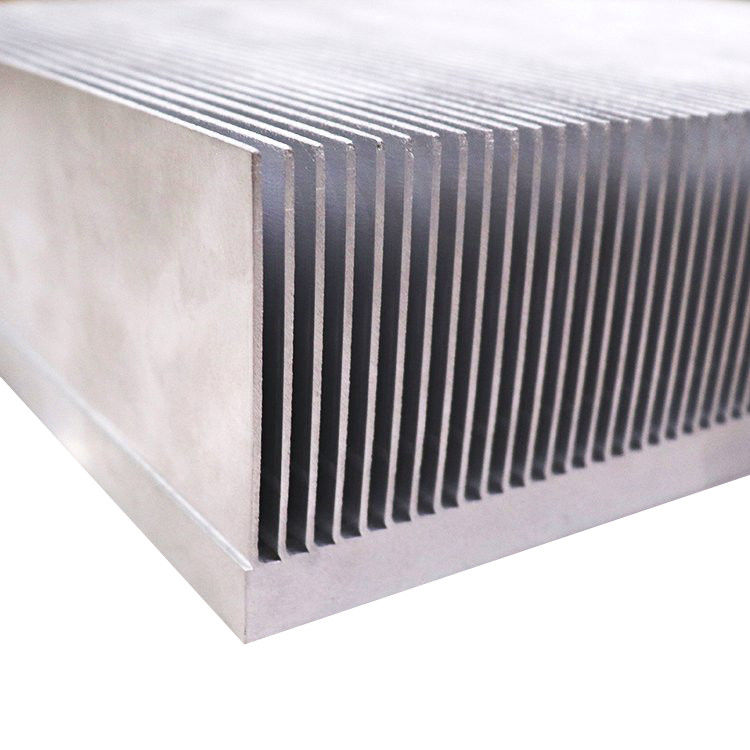 OEM Manufacturer Aluminum Skived Fin Heat Sink Lightweight 0.1-0.4mm